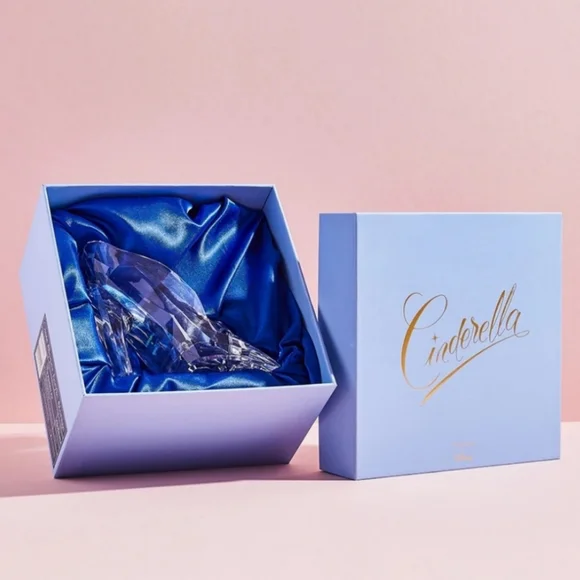 Cinderella Glass Slipper Brush Storage - Picture 2 of 16